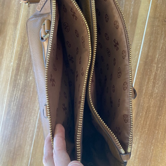 Tory Burch Robinson Pebbled Multi Tote - Picture 7 of 16